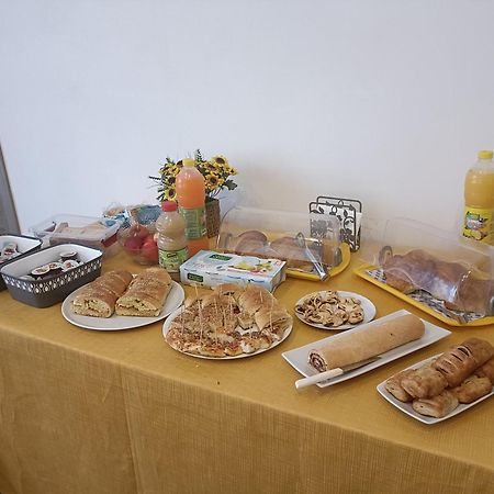 B&B Castiglione กุสโตนาชี ภายนอก รูปภาพ