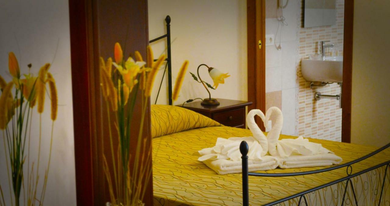 B&B Castiglione กุสโตนาชี ภายนอก รูปภาพ