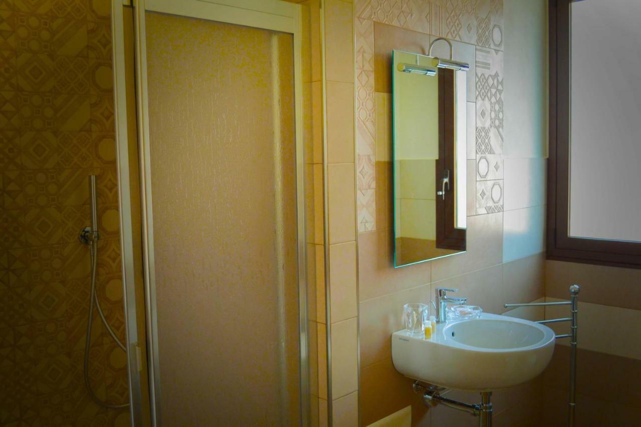 B&B Castiglione กุสโตนาชี ภายนอก รูปภาพ