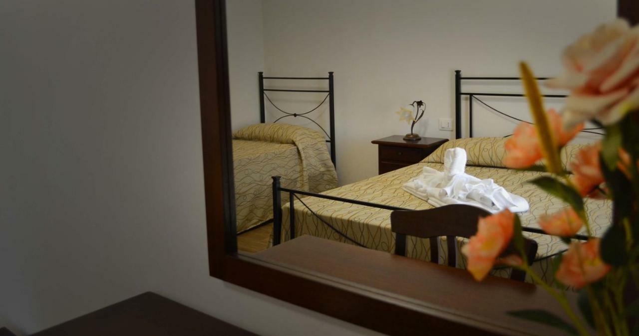 B&B Castiglione กุสโตนาชี ภายนอก รูปภาพ