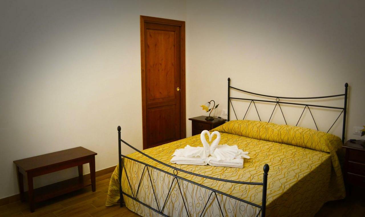 B&B Castiglione กุสโตนาชี ภายนอก รูปภาพ