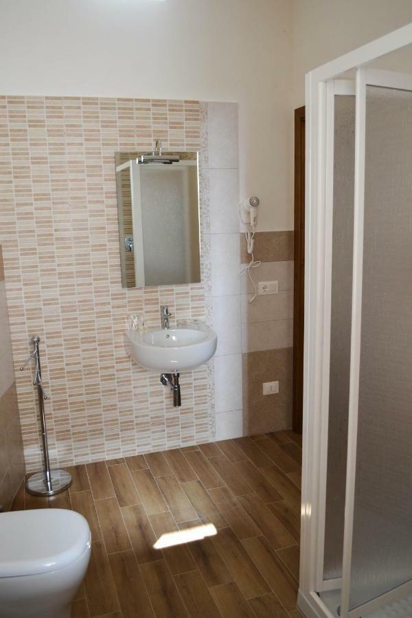 B&B Castiglione กุสโตนาชี ภายนอก รูปภาพ