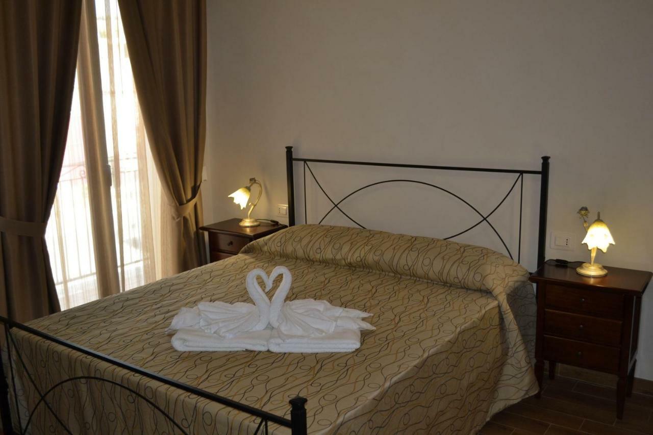 B&B Castiglione กุสโตนาชี ภายนอก รูปภาพ