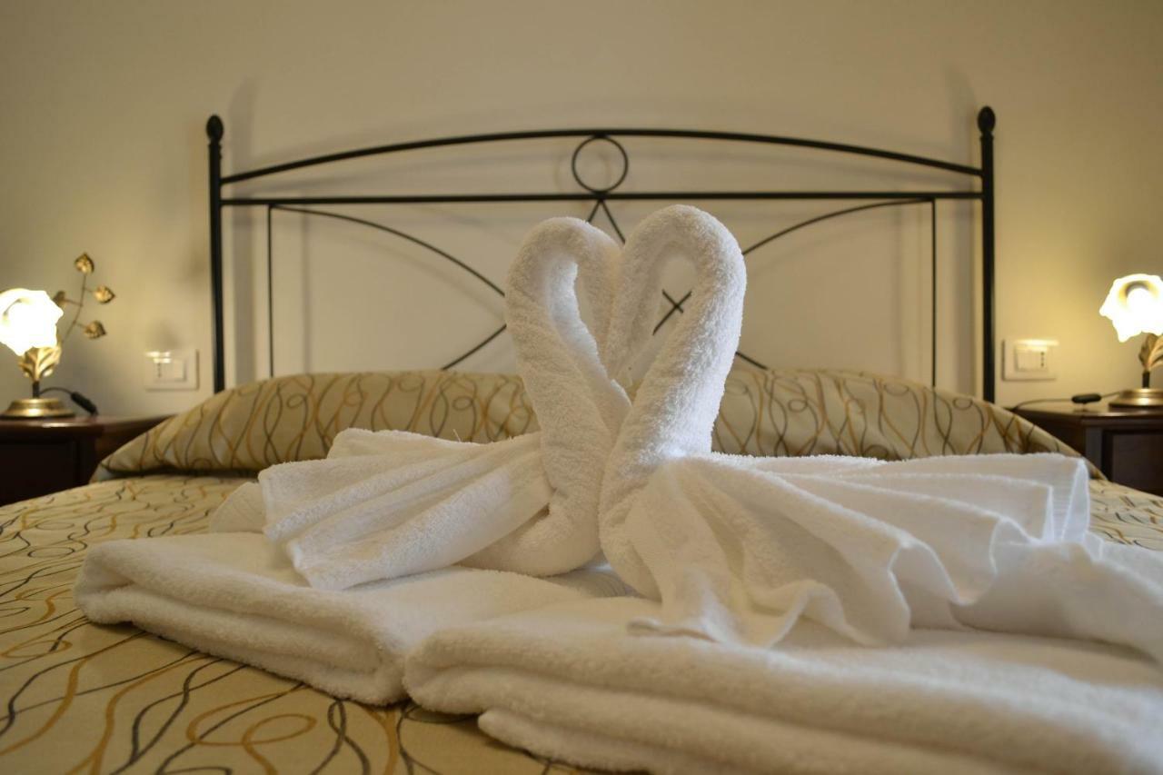 B&B Castiglione กุสโตนาชี ภายนอก รูปภาพ